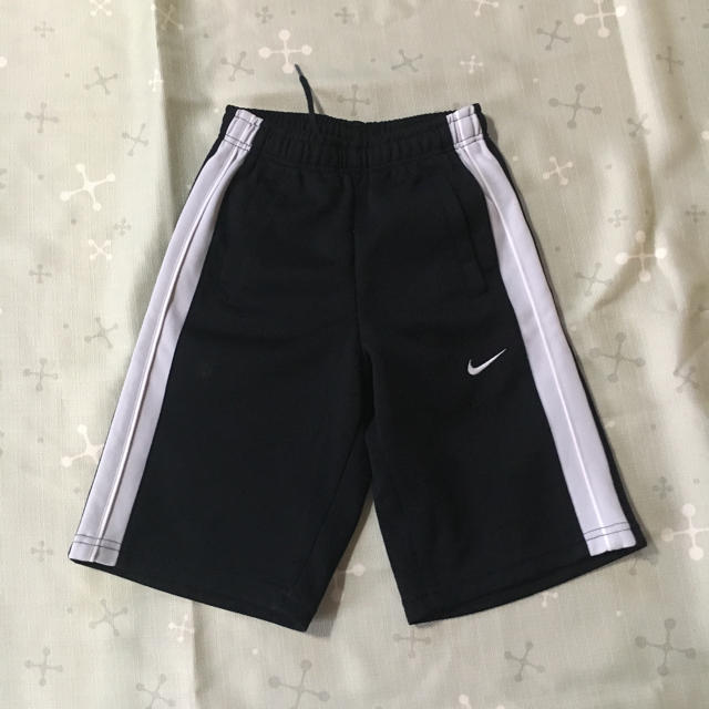 NIKE(ナイキ)のナイキ◇130◇パンツ◇ジャージ◇中古 キッズ/ベビー/マタニティのキッズ服男の子用(90cm~)(パンツ/スパッツ)の商品写真