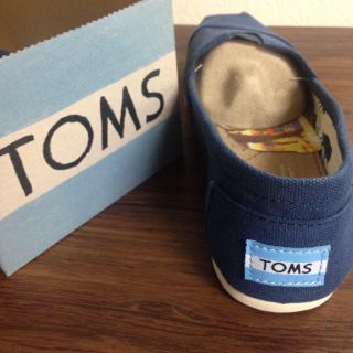 トムズ(TOMS)のTOMS キャンバスクラシック ネイビー(スリッポン/モカシン)