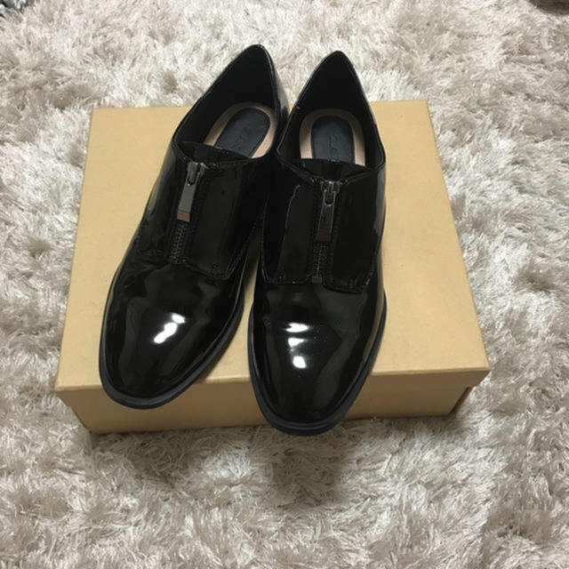 zara エナメル シューズ