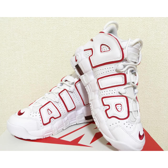 NIKE(ナイキ)の週末SALE❤️24.5cm red × white モアテン 新品 レディースの靴/シューズ(スニーカー)の商品写真