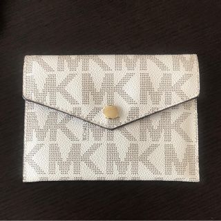 マイケルコース(Michael Kors)のMICHAEL KORS パスポートケース(パスケース/IDカードホルダー)