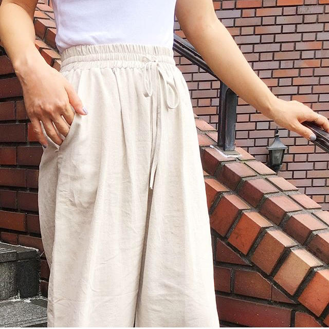 via j リネンギャザーパンツ