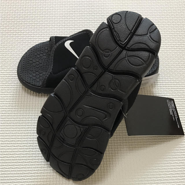 NIKE(ナイキ)の新品 18㎝ ナイキ サンレイ アジャスト サンダル キッズ/ベビー/マタニティのキッズ靴/シューズ(15cm~)(サンダル)の商品写真