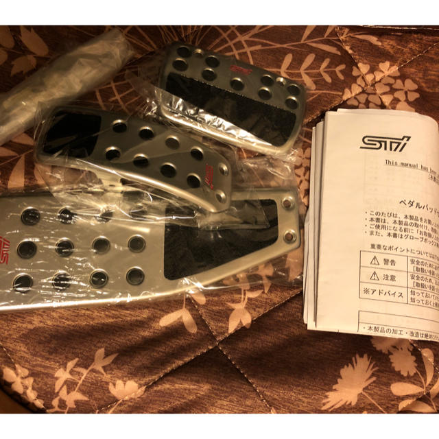 スバル STI　ペダルパッドセット（AT）SG317FG000