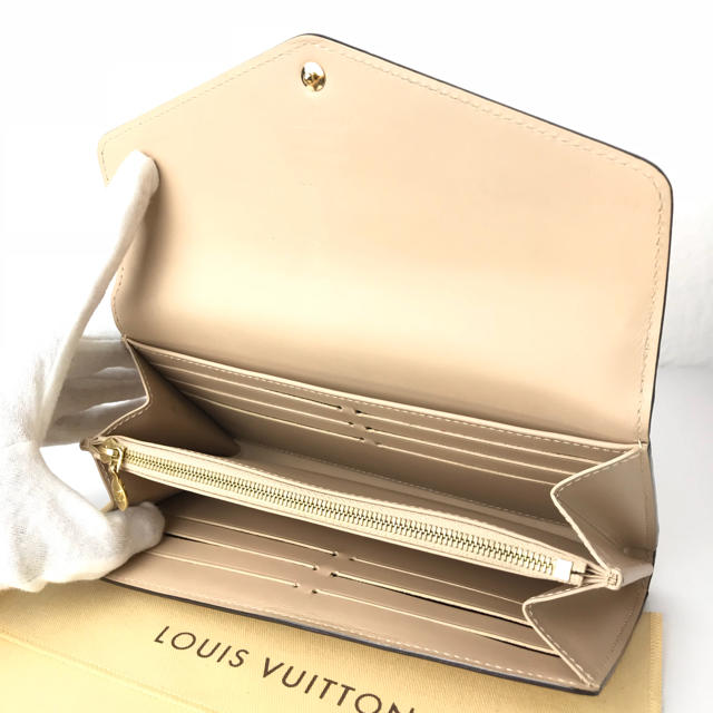 LOUIS VUITTON(ルイヴィトン)のルイヴィトン  ポルトフォイユ  新形サラ  デュンヌ  モノグラム  エナメル レディースのファッション小物(財布)の商品写真