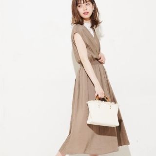 ナチュラルクチュール(natural couture)の新品タグ付★ナチュラルクチュールリネンカシュクール2WAYワンピース★カーキ(ロングワンピース/マキシワンピース)