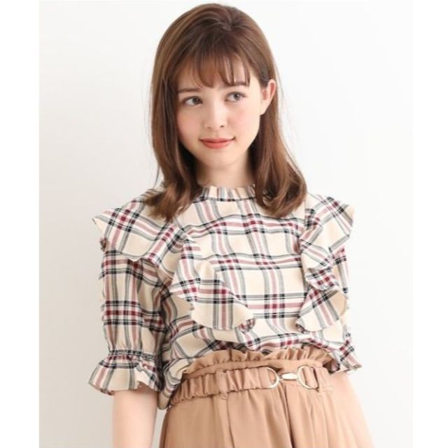 MAJESTIC LEGON(マジェスティックレゴン)のMAJESTIC LEGON☆新品♪肩フリル＊甘めチェック柄ハイネックブラウス レディースのトップス(シャツ/ブラウス(長袖/七分))の商品写真