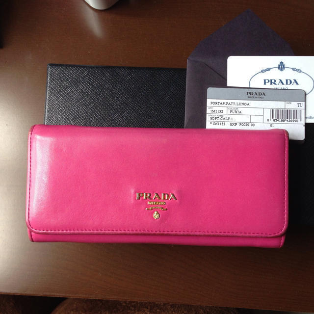 PRADA(プラダ)のPRADA 長財布 ピンク レディースのファッション小物(財布)の商品写真