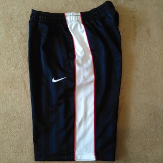 ナイキ(NIKE)の値下げ！ナイキ ハーフパンツ Lサイズ ネイビー(ショートパンツ)