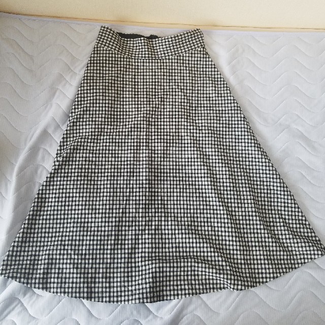 GU(ジーユー)のギンガムチェックのフレアスカート レディースのスカート(ひざ丈スカート)の商品写真