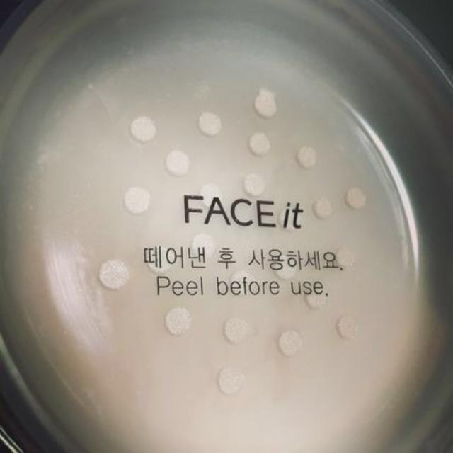THE FACE SHOP(ザフェイスショップ)の【新品未使用】フェイスショップ☆キラキラ☆フェイスパウダー コスメ/美容のベースメイク/化粧品(フェイスパウダー)の商品写真