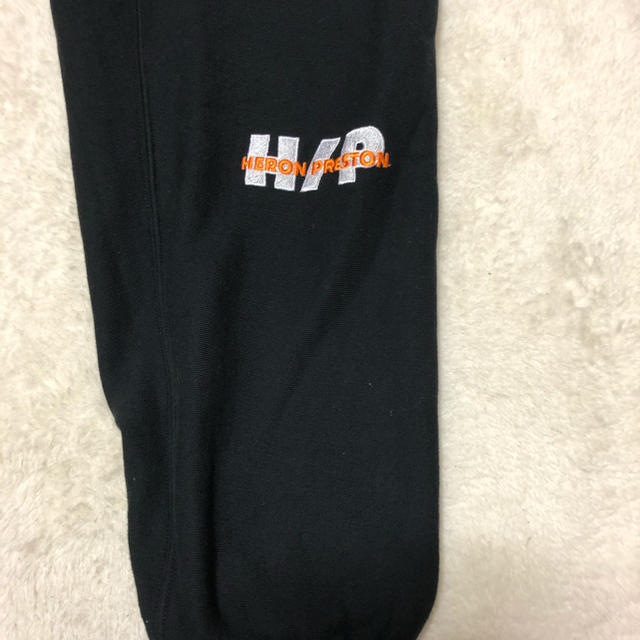 OFF-WHITE(オフホワイト)のheron preston スウェットパンツ 国内正規品 メンズのパンツ(その他)の商品写真