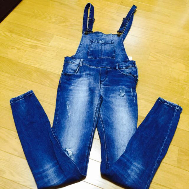 Bershka(ベルシュカ)のＢershkaサロペットスキニー レディースのパンツ(サロペット/オーバーオール)の商品写真