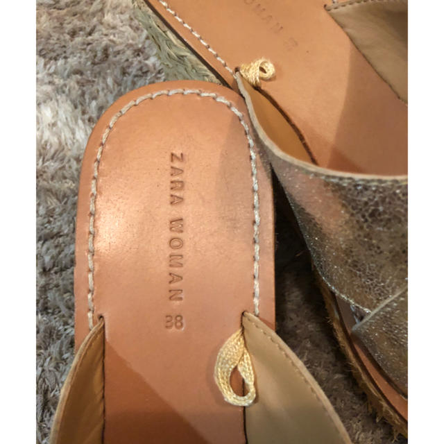 ZARA(ザラ)のシルバー厚底サンダル レディースの靴/シューズ(サンダル)の商品写真