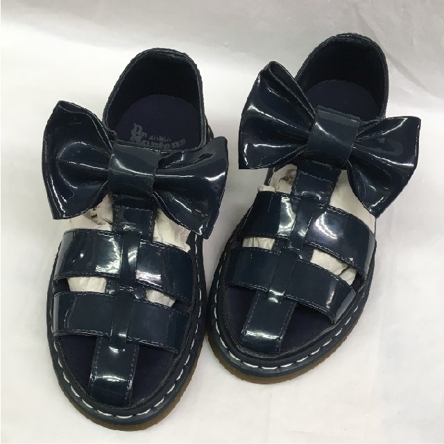 Dr.Martens(ドクターマーチン)のドクターマーチン AGGY BOW SANDAL リボンサンダル スリッポン レディースの靴/シューズ(サンダル)の商品写真