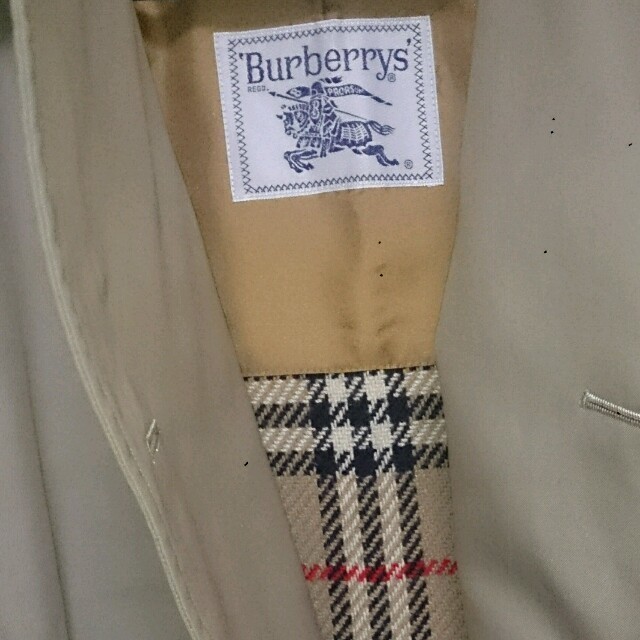 BURBERRY(バーバリー)のBURBERRYトレンチコート レディースのジャケット/アウター(トレンチコート)の商品写真