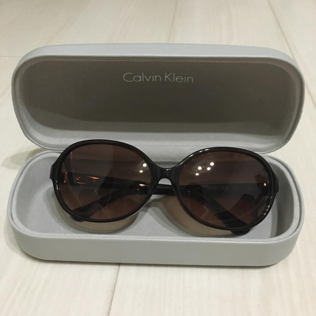 Calvin Klein(カルバンクライン)のカルバン・クライン サングラス レディースのファッション小物(サングラス/メガネ)の商品写真
