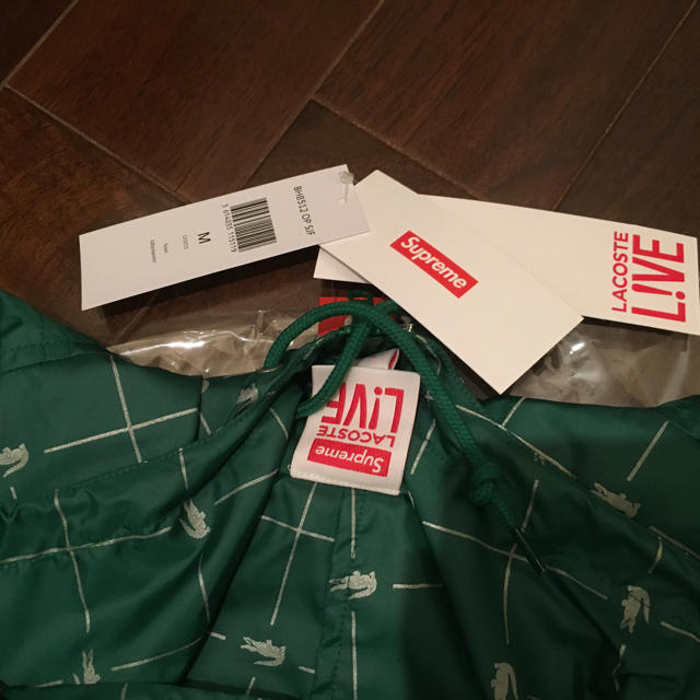 Supreme(シュプリーム)の早い者勝ち 即完売 緑 Mサイズ supreme lacoste anorak  メンズのジャケット/アウター(ナイロンジャケット)の商品写真