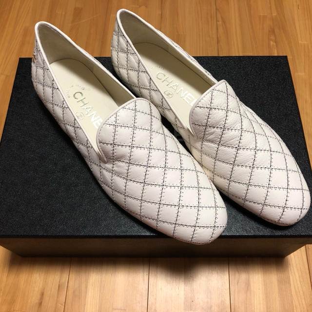 予約中!】 CHANEL シャネルの上品なローファー ☆Chanel