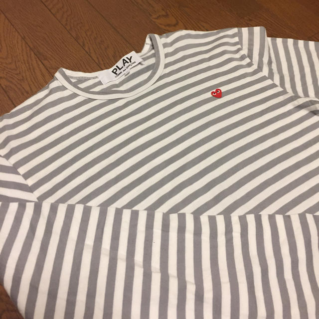 COMME des GARCONS(コムデギャルソン)の【プレイ コムデギャルソン】ワンポイント・レッド・ハート ボーダーTシャツ メンズのトップス(Tシャツ/カットソー(七分/長袖))の商品写真