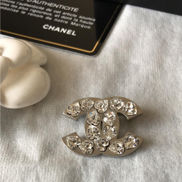 CHANEL - シャネル ブローチ 正規品 百貨店購入 刻印有の通販 by M｜シャネルならラクマ