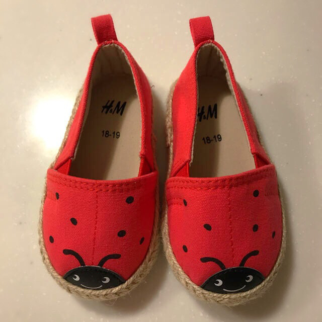 H&M(エイチアンドエム)のH&M/Baby/てんとう虫エスパドリーユ/11.7cm キッズ/ベビー/マタニティのベビー靴/シューズ(~14cm)(スリッポン)の商品写真