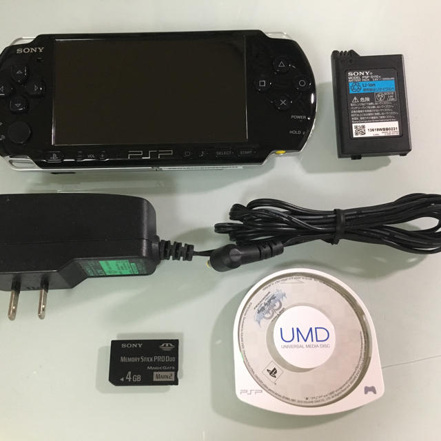 PlayStation Portable(プレイステーションポータブル)のPSP-3000 ピアノブラック エンタメ/ホビーのゲームソフト/ゲーム機本体(携帯用ゲーム機本体)の商品写真