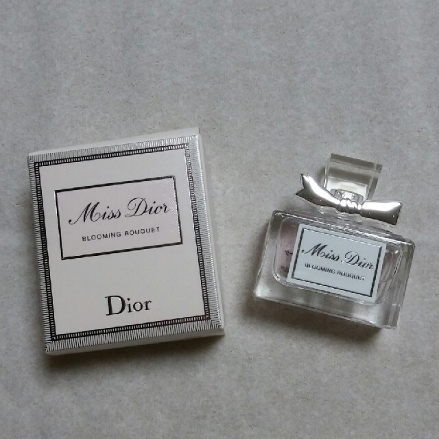 Christian Dior(クリスチャンディオール)のBLUE SKY様専用♡Dior ブルーミングブーケ ミニサイズ コスメ/美容の香水(香水(女性用))の商品写真