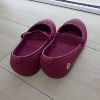 クロックス(crocs)のクロックス☆サイズ９☆１６．５センチ☆ピンク☆女の子用(サンダル)