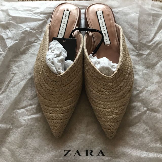 ZARA(ザラ)のZARA 編み込みミュール ラフィア パンプス 35 22 新品未使用 レディースの靴/シューズ(サンダル)の商品写真