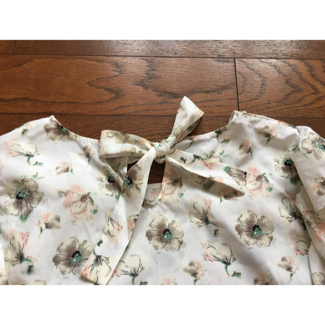 GRL(グレイル)の花柄トップス🌸 レディースのトップス(シャツ/ブラウス(半袖/袖なし))の商品写真