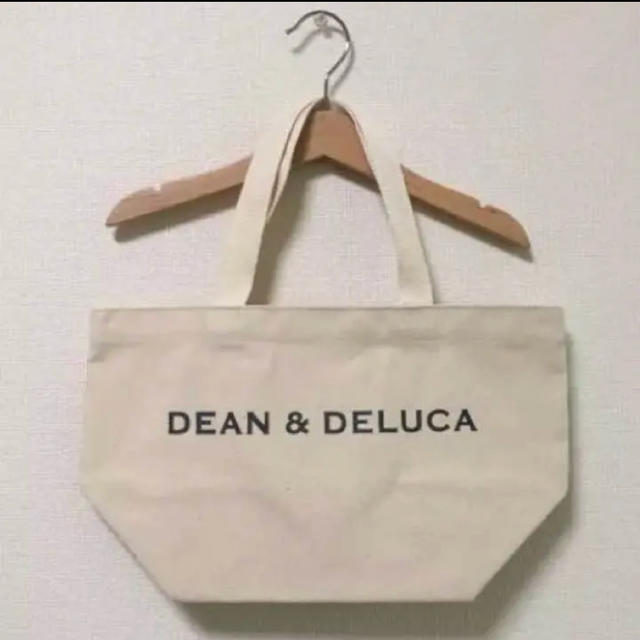 DEAN & DELUCA(ディーンアンドデルーカ)の【新品・未使用】DEAN&DELUCA トートバッグ  ナチュラル レディースのバッグ(トートバッグ)の商品写真
