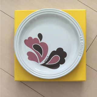 ルクルーゼ(LE CREUSET)のル・クルーゼ ピーコック ラウンドプレート 19cm ピンク(食器)