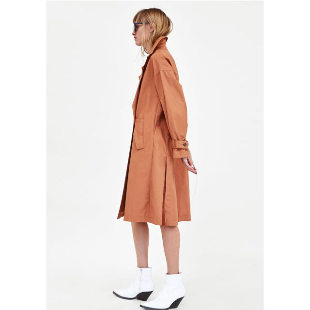 ZARA(ザラ)の新品☆ZARA BASIC ザラ ロングトレンチコート レディースのジャケット/アウター(トレンチコート)の商品写真