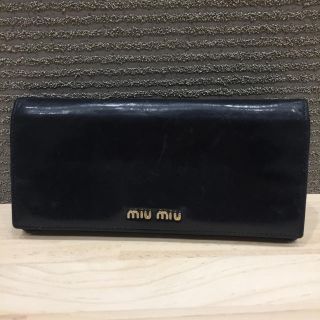 ミュウミュウ(miumiu)の即購入OK!  ミュウミュウ  MIUMIU 長財布 レザー ブラックパープル (財布)