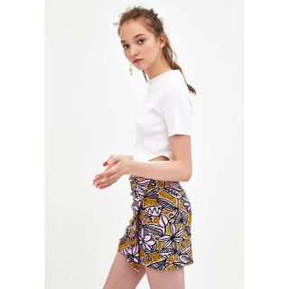 ザラ(ZARA)の新品☆ZARA ザラ プリント柄ギャザースカート(ミニスカート)