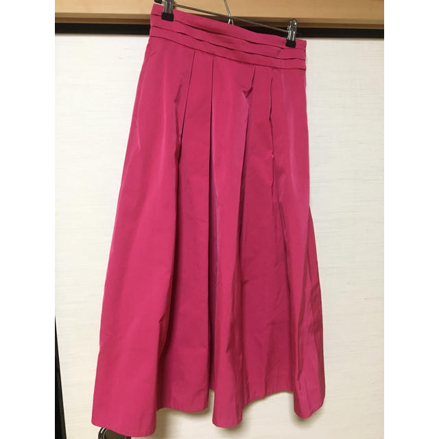 TOMORROWLAND(トゥモローランド)のtomorrowland 今期 ピンクスカート レディースのスカート(ロングスカート)の商品写真