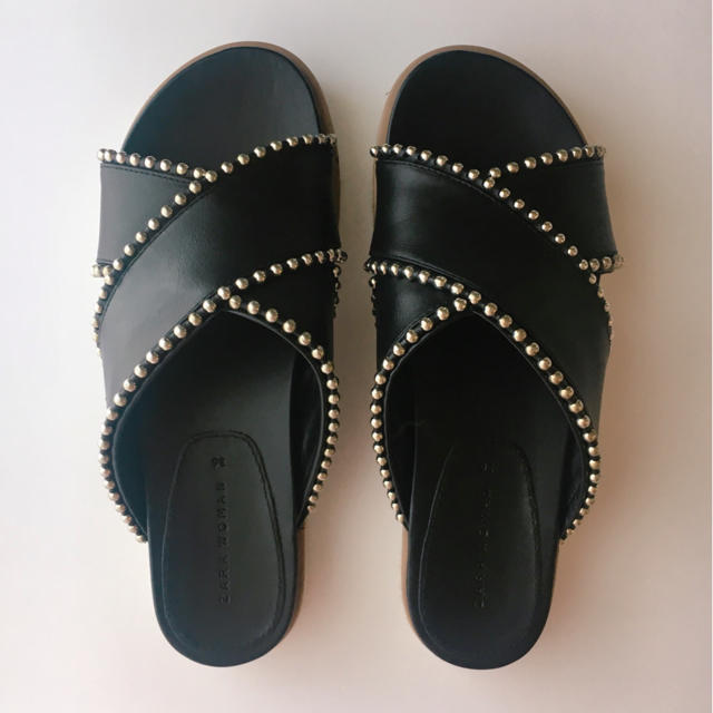 ZARA - ZARA ビーズ付きスライドサンダル 36 23.5 2018今季 スタッズの ... ZARA ビーズ付きスライドサンダル ボールチェーン