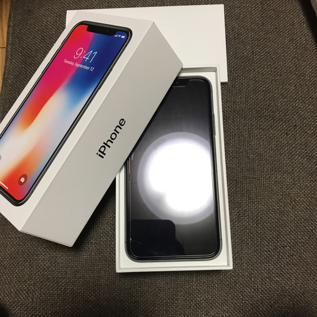 iPhone(アイフォーン)のiPhoneX 64GB スペースグレイ  エイ様専用 スマホ/家電/カメラのスマートフォン/携帯電話(スマートフォン本体)の商品写真