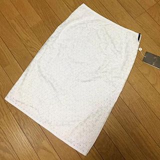 イネド(INED)のyama様専用！新品！イネド☆白！上品な総刺繍レースタイトスカート(ひざ丈スカート)