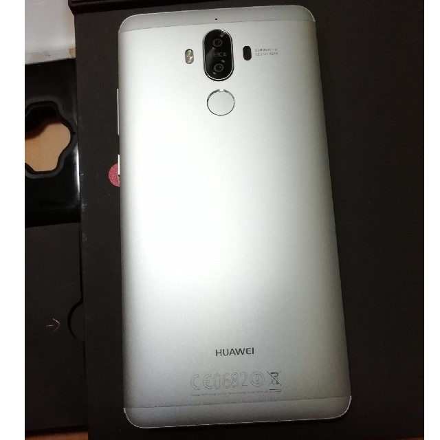 Huawei mate9 シルバー SIMフリー スマホ/家電/カメラのスマートフォン/携帯電話(スマートフォン本体)の商品写真