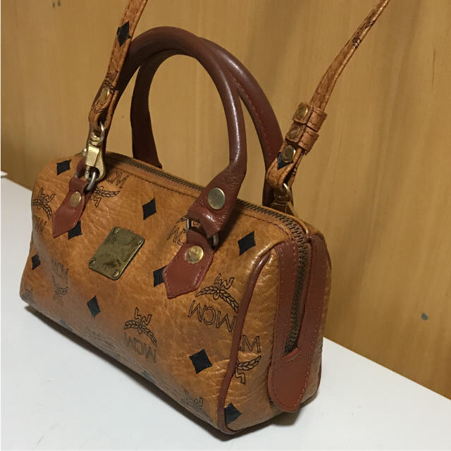 MCM(エムシーエム)のMCM ミニ ボストン型 ショルダーバック レディースのバッグ(ボストンバッグ)の商品写真