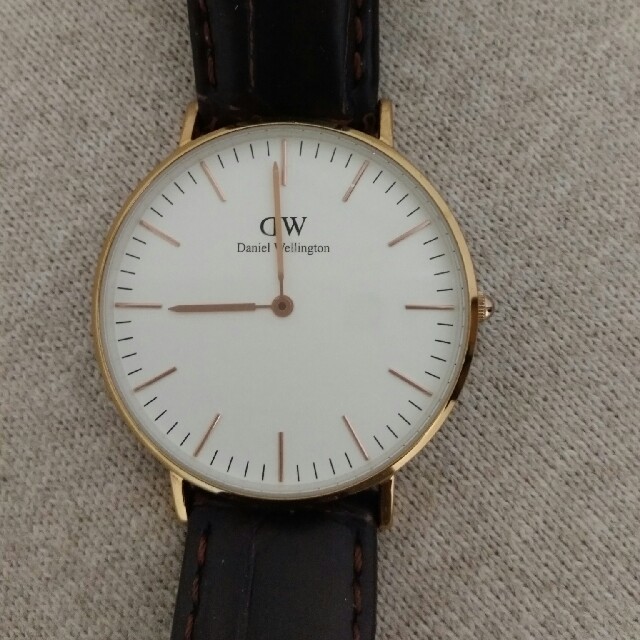 Daniel Wellington(ダニエルウェリントン)の美品★ダニエルウェリントン　時計　ゴールド　茶色　クラシックプチヨーク レディースのファッション小物(腕時計)の商品写真