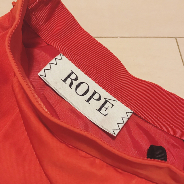 ROPE’(ロペ)の美品 ロペ タフタスカート レディースのスカート(ひざ丈スカート)の商品写真