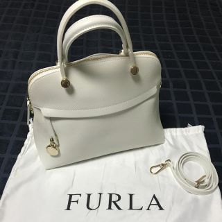 フルラ(Furla)のFURLA piper Mサイズ ショルダーバッグ (ショルダーバッグ)