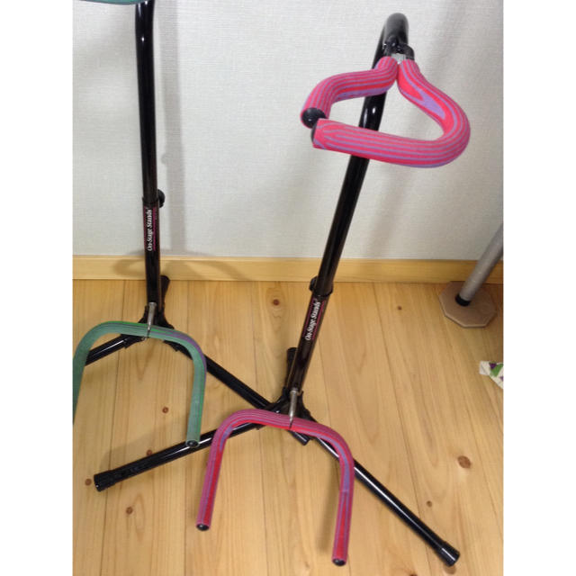 On-Stage Stands ギタースタンド（ベーススタンド） ピンク 楽器のギター(その他)の商品写真