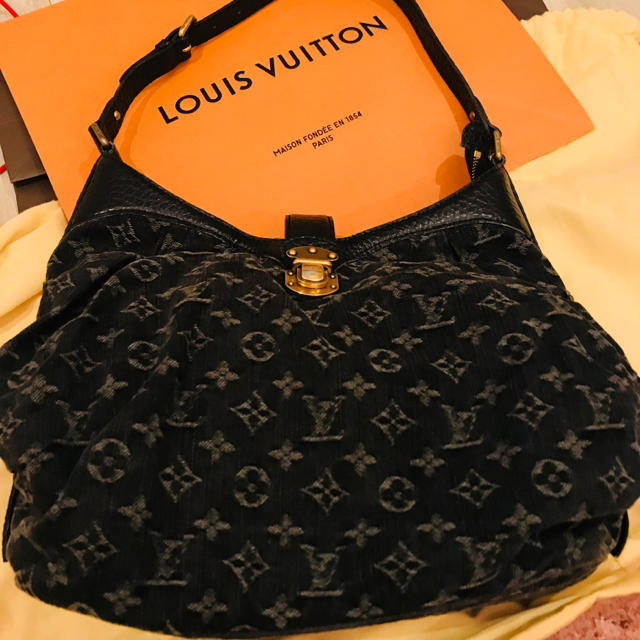 LOUIS VUITTON(ルイヴィトン)のデニム レディースのバッグ(ショルダーバッグ)の商品写真