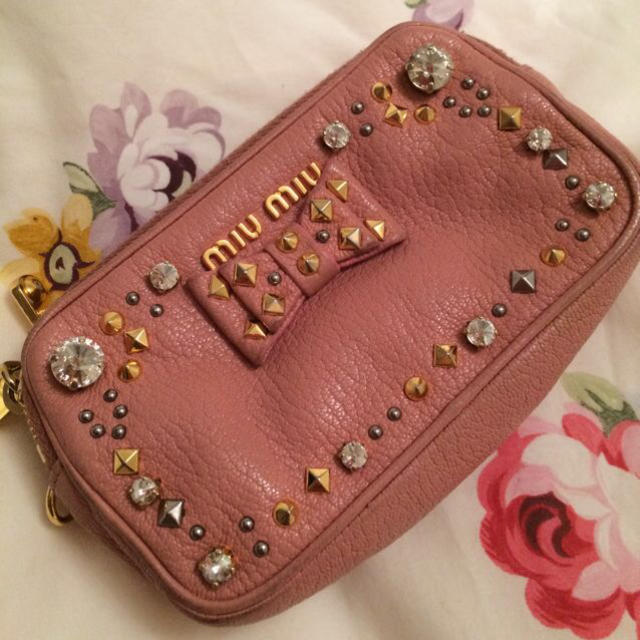 miumiu ポーチ