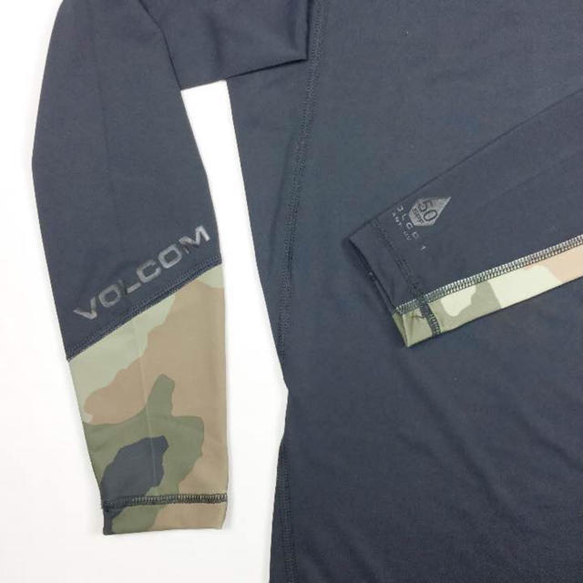 volcom(ボルコム)のSF61 新品 送込 M カモ柄 ボルコム Vibes 長袖ラッシュガード メンズの水着/浴衣(水着)の商品写真