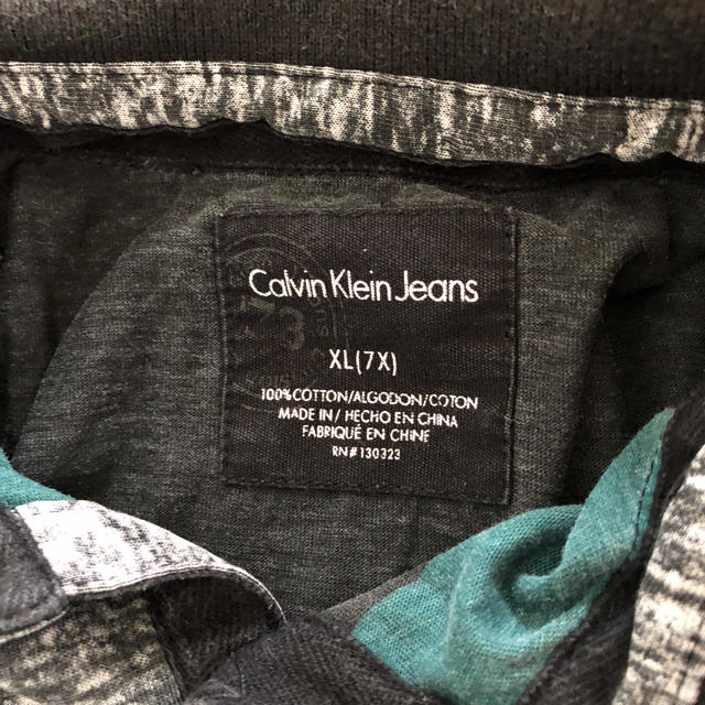 Calvin Klein(カルバンクライン)のポロシャツ 120 キッズ/ベビー/マタニティのキッズ服男の子用(90cm~)(Tシャツ/カットソー)の商品写真